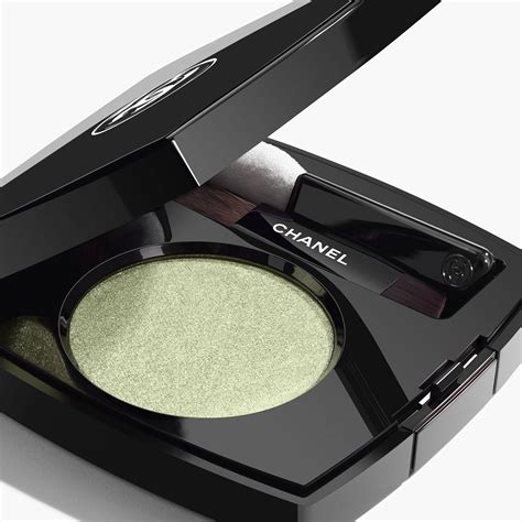 chanel ombre essentielle multi use.